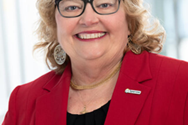 Beth Daugherty head shot for Sparrow Clinton